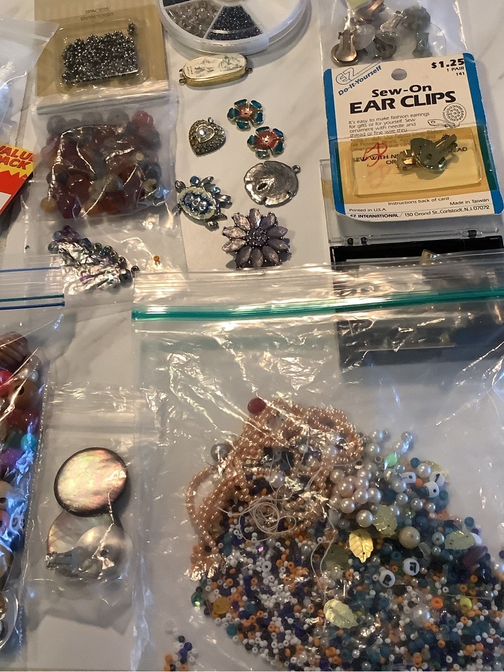 Mix Lot 3+ lbs VTG~New Glass~Plastic~Wood~Seed Beads & Various Types of Findings - Picture 7 of 11